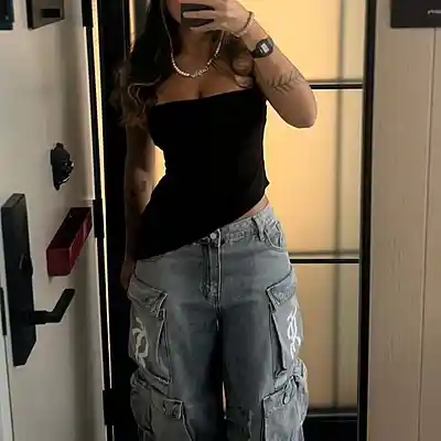 Picture for song 'EXCUSAS' by artist 'adrxwn'