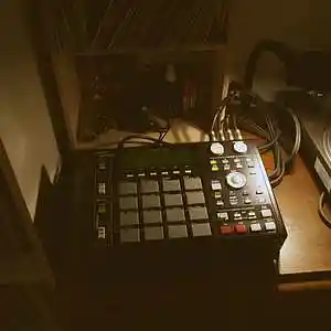 Picture for song 'SHUT IN - Boom bap type beat 2021 / old school' by artist 'iambrackbeats'