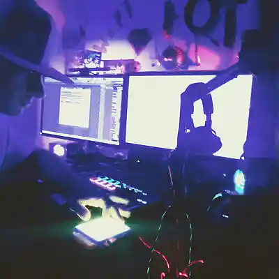Picture for song 'Creepin at me 120 wav.' by artist 'Hitzm8ka'