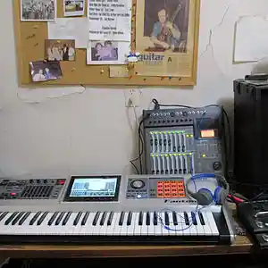 Picture for song 'shimmering lake and sledgehammer' by artist 'Sam Crain'