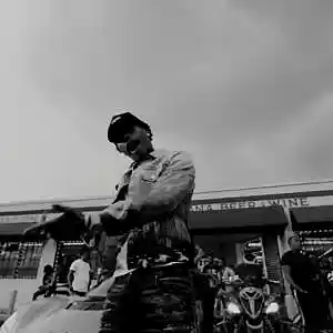 Picture for song 'HANG UP [BUY 1 GET 3 FREE]' by artist 'Daylight Beats'