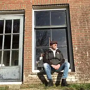 Picture for song 'babycanyoustay' by artist 'LARZNEW'