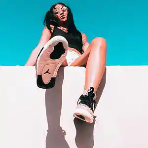 Picture for song 'Sola' by artist 'ScarySoundBeatz'