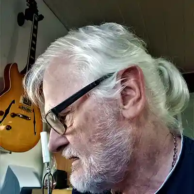 Picture for song 'Under my-thumb - Cover' by artist 'Hartmut Vormeng'