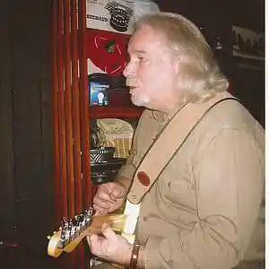 Picture for song 'Motorin'' by artist 'Llewey Jones'