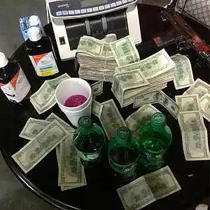 Picture for song 'Out the mud' by artist 'Steli'