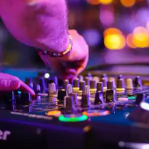 Picture for song 'MEXICARIO - HouseNumeroUno' by artist 'MeXiCaN - Studio MOON'