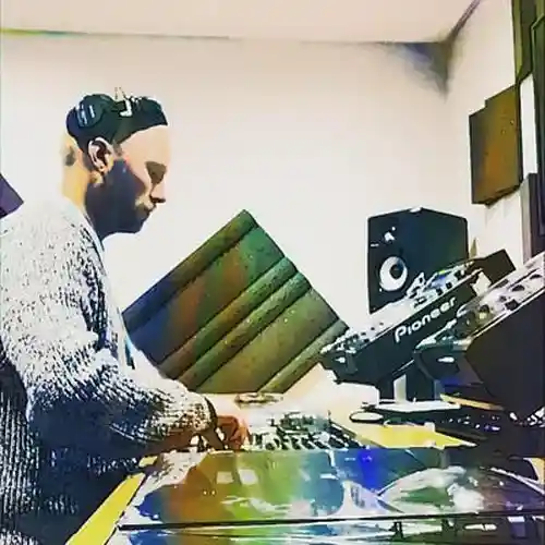 Picture for song 'RyanM - It's getting hot in here 'Without Love'' by artist 'RyanM'