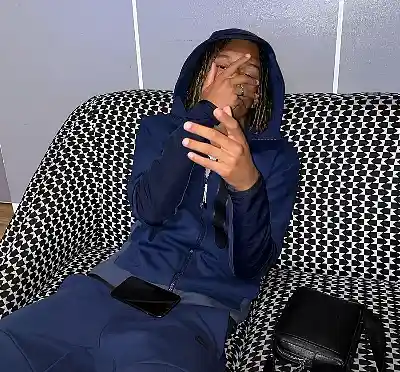 Picture for song 'Pour ce cash' by artist 'NotAlwaysProud'