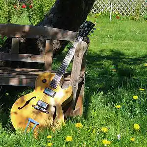 Picture for song 'Summer In April' by artist 'Stefan Mack'