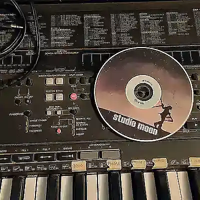 Picture for song '2kluci - Z trancentrál' by artist 'MeXiCaN - Studio MOON'