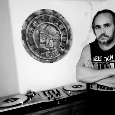 Picture for song 'No Name (Original Mix)' by artist 'Falso Simulacro'