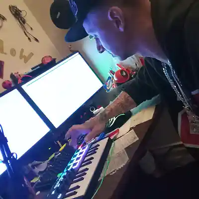 Picture for song 'Watch my Movez 134' by artist 'Hitzm8ka'