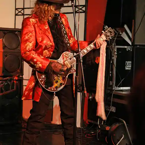 Picture for song 'Refugee' by artist 'Peacecompany'