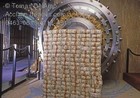Picture for song 'Big Bank' by artist 'Cash Hits'