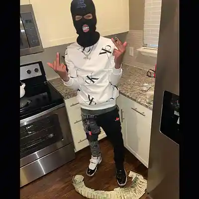 Picture for song '"Mask On" - BUY 2 GET 1 FREE' by artist 'prodleavz'