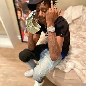 Picture for song 'CATCH ME - Yung mal x Splurge Type Beat 2020' by artist 'iambrackbeats'