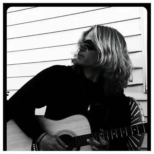 Picture for song 'lonely.few.8.29.18' by artist 'chris sampson (PA)'