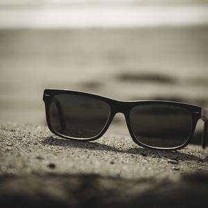 Picture for song 'Girl with Dark Sunglasses' by artist 'DJ Lekich'