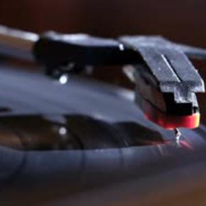 Picture for song 'WhoScratchedMyRecord' by artist 'sum of the daze'