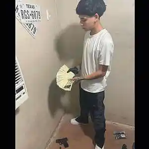 Picture for song '[FREE] SleazyWorld Go Type Beat "Shoot Em Down"' by artist 'prodleavz'