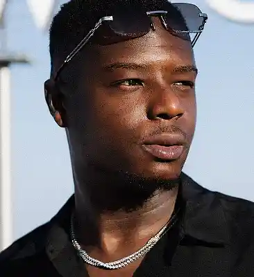 Picture for song 'Légende Vivante Werenoi x Ninho Type Beat 2026' by artist 'NCI MUSIC'