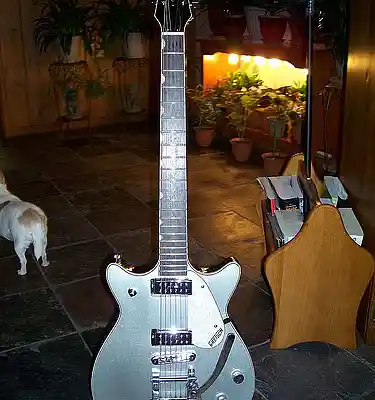 Picture for song 'Gretsch Electromatic Double Jet/Silver Sparkle' by artist 'RSV ROCKS'