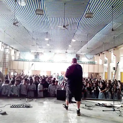 Picture for song 'Radicals? (accoustic version)' by artist 'Absent'