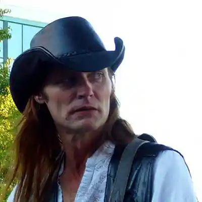 Picture for song 'WFTWTE' by artist 'Louie McNeal (ModernDayLouie)'