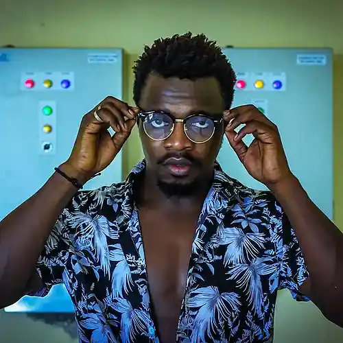 Picture for song 'inbound2566012428676062531' by artist 'Bouy T33'