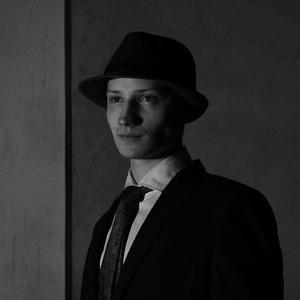 Picture for song 'Close To' by artist 'richaux'