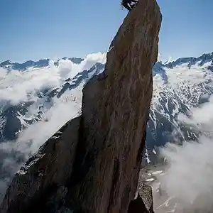 Picture for song 'Climbing' by artist 'Chi Go Beatz'