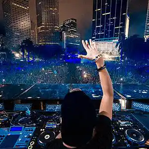Picture for song '*CLUB* Radio Dance Hit' by artist 'Biranz Beats'
