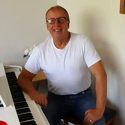 Picture for song 'Love Is A Many-Splendored Thing' by artist 'Piano UK Tony William'