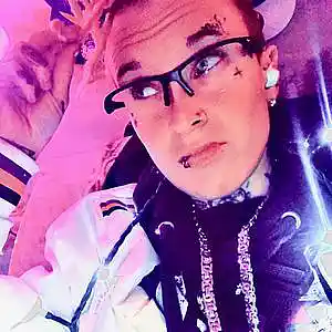 Picture for song 'uncalled for' by artist 'CASHLEE'