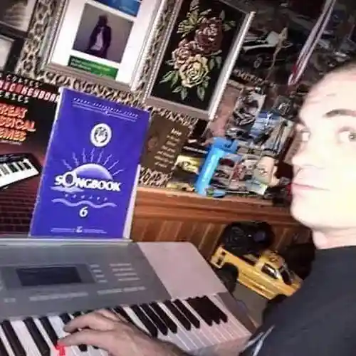 Picture for song 'built my label' by artist 'Cash boss'