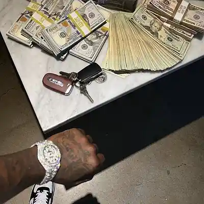 Picture for song '"Yeezy" Hard Trap Type Beat Duki x Ysy A' by artist 'zlinky beatz'