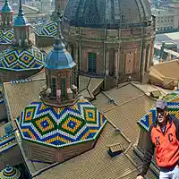 Picture for song 'Falsos' by artist 'elsatiro'