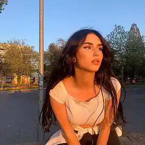 Picture for song 'Brent Faiyaz type beat - call Me' by artist 'Vneeeet'