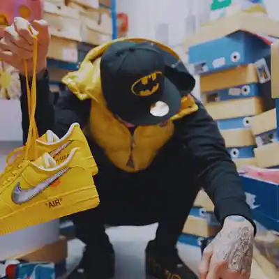 Picture for song 'Tei Pani (Buy 1 Get 10 Free)' by artist 'Kontraa'