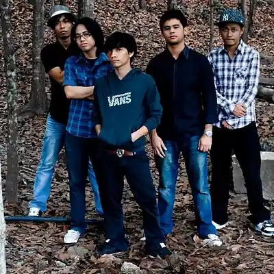 Picture for song '(Sinfield-2009)Pain Killer Mae' by artist 'Fella Show'