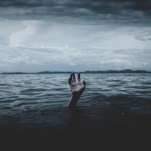 Picture for song 'Drowning' by artist 'beatsbyomo'
