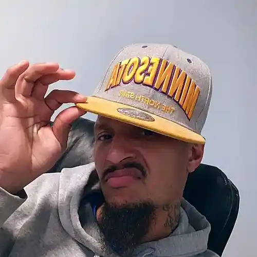 Picture for song 'Makadamian - WAKE UP' by artist 'Makadamian'