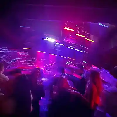 Picture for song 'THROW IT BACK (Jersey Club Type Beat)' by artist 'colhacherry'