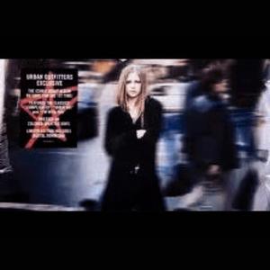 Picture for song 'avrillavignemyworld3songsfromletgoalbum' by artist 'Eminem 2'