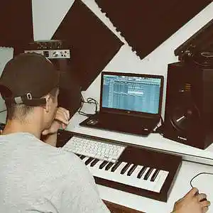 Picture for song '"Pegada" Instrumental Reggaetón' by artist 'il Capo Beats'