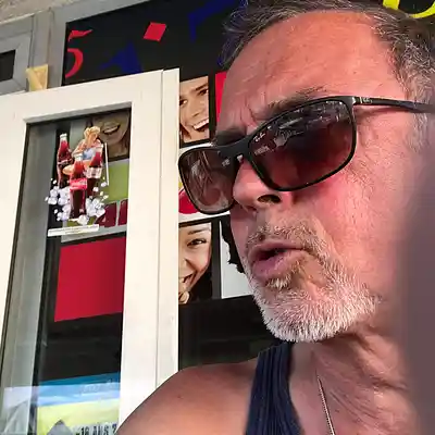 Picture for song 'Fuckin' toilets !' by artist 'Michel Redon'