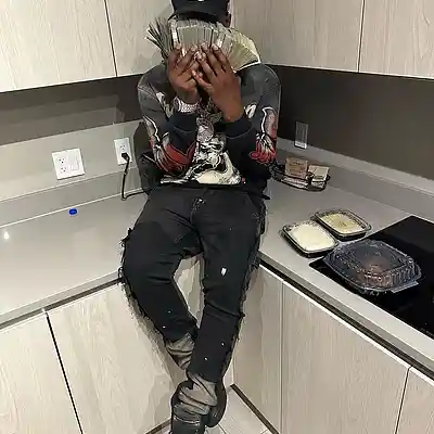 Picture for song 'Lildouble00 Type Beat - 10,000 Steps' by artist '1lifwboogie'