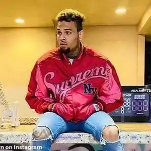 Picture for song 'Between Us (Prod. By DJ Sinhek x Chad G)' by artist 'DJ Sinhek'