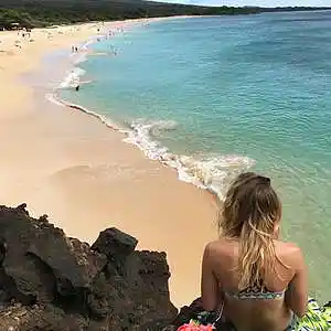 Picture for song 'Maui' by artist 'donttellanyone'